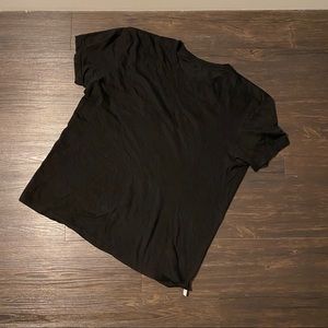 Basic black tee — size Large